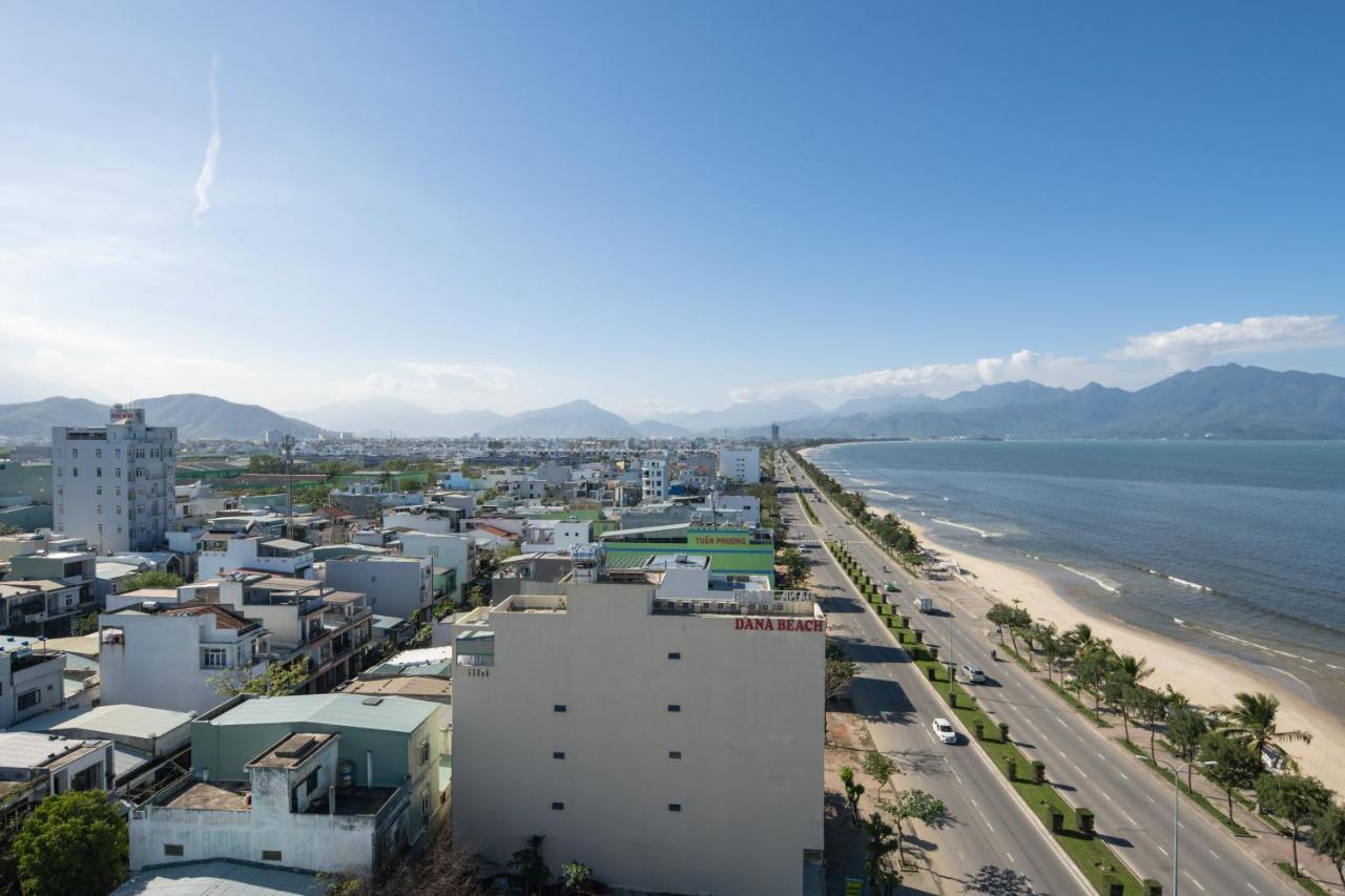Khách sạn Avenis 3*